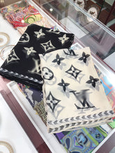 Load image into Gallery viewer, CLTH149 100% silk 200x110cm