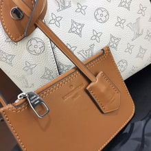 Load image into Gallery viewer, LB373 S:9.1x8.3x5.1inch M:18x11.6x6.7inch