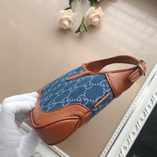 Load image into Gallery viewer, GC230 Mini:7.5x5.1x1.2inch Small:11x7.5x2inch