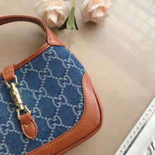 Load image into Gallery viewer, GC230 Mini:7.5x5.1x1.2inch Small:11x7.5x2inch