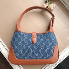 Load image into Gallery viewer, GC231 Mini:7.5x5.1x1.2inch Small:11x7.5x2inch