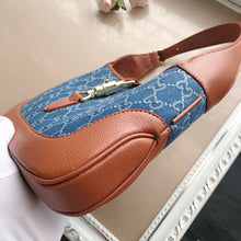 Load image into Gallery viewer, GC231 Mini:7.5x5.1x1.2inch Small:11x7.5x2inch