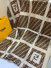 Load image into Gallery viewer, CLTH152 100% Silk 90x90cm