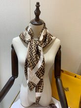 Load image into Gallery viewer, CLTH152 100% Silk 90x90cm