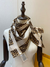 Load image into Gallery viewer, CLTH152 100% Silk 90x90cm