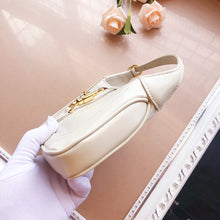 Load image into Gallery viewer, GC250 Mini: 7.5x5.1x1.2inch Small:9.8x7.1x3.2inch