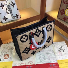 Load image into Gallery viewer, LB432 MM Size: 13.8x10.6x5.5inch GM Size: 16x13.4x7.5inch