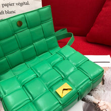 Load image into Gallery viewer, BV026 10.2x3.1x7.1inch