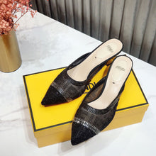 Load image into Gallery viewer, SE513 Size 5-10 Heels:5.5cm Lining: Sheep skin Sole: Italian leather