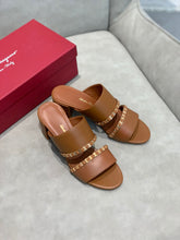 Load image into Gallery viewer, SE542 Size5-9 Heels:5.5cm Material: Sheep skin Lining: Sheep skin Sole: Italian leather