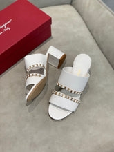 Load image into Gallery viewer, SE543 Size5-9 Heels:5.5cm Material: Sheep skin Lining: Sheep skin Sole: Italian leather