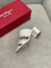 Load image into Gallery viewer, SE543 Size5-9 Heels:5.5cm Material: Sheep skin Lining: Sheep skin Sole: Italian leather