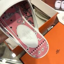 Load image into Gallery viewer, SE546 Size5-10 Material: Cowhide Lining: Canvas Sole: Italian leather