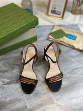 Load image into Gallery viewer, SE552 Size 4-9 Heels:7.5cm Material: Cowhide Lining: Sheep skin Sole: Italian leather