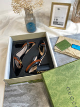 Load image into Gallery viewer, SE552 Size 4-9 Heels:7.5cm Material: Cowhide Lining: Sheep skin Sole: Italian leather