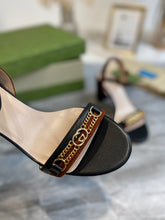 Load image into Gallery viewer, SE552 Size 4-9 Heels:7.5cm Material: Cowhide Lining: Sheep skin Sole: Italian leather