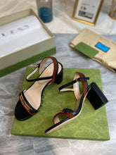 Load image into Gallery viewer, SE552 Size 4-9 Heels:7.5cm Material: Cowhide Lining: Sheep skin Sole: Italian leather