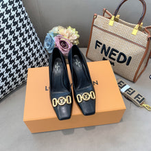 Load image into Gallery viewer, SE567 Size 4-9 Heels:7cm Material: Cowhide Lining: Sheep skin Sole: Italian leather