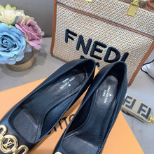 Load image into Gallery viewer, SE567 Size 4-9 Heels:7cm Material: Cowhide Lining: Sheep skin Sole: Italian leather