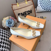 Load image into Gallery viewer, SE568 Size 4-9 Heels:7cm Material: Cowhide Lining: Sheep skin Sole: Italian leather