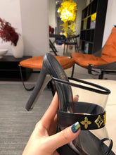 Load image into Gallery viewer, SE570 Size 4-11 Heels:10cm Material: Cowhide Lining: Sheep skin Sole: Italian leather