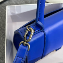 Load image into Gallery viewer, BCG017 Mini:7.5x3.2x8.3inch Small:9.1x3.9x9.5inch