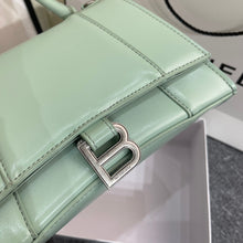 Load image into Gallery viewer, BCG018 Mini:7.5x3.2x8.3inch Small:9.1x3.9x9.5inch