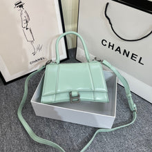 Load image into Gallery viewer, BCG018 Mini:7.5x3.2x8.3inch Small:9.1x3.9x9.5inch