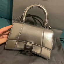 Load image into Gallery viewer, BCG021 Mini:7.5x3.2x8.3inch Small:9.1x3.9x9.5inch