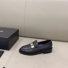 Load image into Gallery viewer, SE615 Size 5-10 Material: Cowhide Lining: Sheep skin Sole: Italian leather and Non-slip rubber