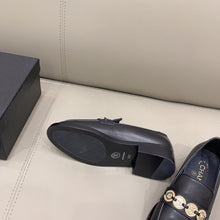 Load image into Gallery viewer, SE615 Size 5-10 Material: Cowhide Lining: Sheep skin Sole: Italian leather and Non-slip rubber