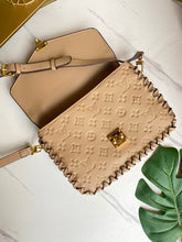 Load image into Gallery viewer, LB520 9.8x7.5x2.8inch