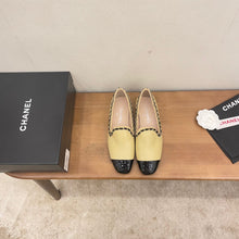 Load image into Gallery viewer, SE617 Size 5-10 Material: Cowhide Lining: Sheep skin Sole: Italian leather