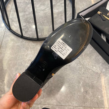 Load image into Gallery viewer, SE619 Size 5-9 Material: Cowhide Lining: Sheep skin Sole: Italian leather