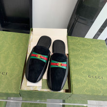 Load image into Gallery viewer, SE624 Size 5-9 Material: Cowhide Lining: Sheep skin Sole: Italian leather