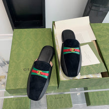 Load image into Gallery viewer, SE624 Size 5-9 Material: Cowhide Lining: Sheep skin Sole: Italian leather