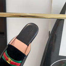 Load image into Gallery viewer, SE624 Size 5-9 Material: Cowhide Lining: Sheep skin Sole: Italian leather