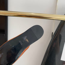 Load image into Gallery viewer, SE625 Size 5-9 Material: Cowhide Lining: Sheep skin Sole: Italian leather