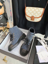 Load image into Gallery viewer, SE626 Size 5-9 Material: Cowhide Lining: Sheep skin Sole: Rubber