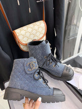 Load image into Gallery viewer, SE626 Size 5-9 Material: Cowhide Lining: Sheep skin Sole: Rubber