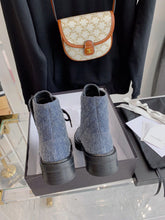 Load image into Gallery viewer, SE626 Size 5-9 Material: Cowhide Lining: Sheep skin Sole: Rubber