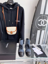 Load image into Gallery viewer, SE626 Size 5-9 Material: Cowhide Lining: Sheep skin Sole: Rubber