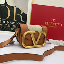 Load image into Gallery viewer, VLTN024 Mini:7.1x4.9x3inch Small:10.6x5.9x3.5inch