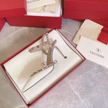 Load image into Gallery viewer, SE632 Size 4-11 Heels:9cm Material: Cowhide Lining: Sheep skin Sole: Italian leather