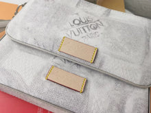 Load image into Gallery viewer, MBG001 9.8x7.3x2.8inch