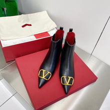 Load image into Gallery viewer, SE648 Size 5-9 Material: Cowhide Lining: Sheep skin Sole: Italian leather