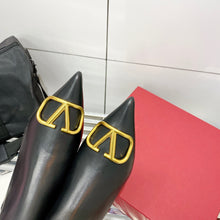 Load image into Gallery viewer, SE648 Size 5-9 Material: Cowhide Lining: Sheep skin Sole: Italian leather