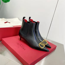 Load image into Gallery viewer, SE648 Size 5-9 Material: Cowhide Lining: Sheep skin Sole: Italian leather