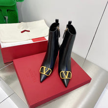 Load image into Gallery viewer, SE649 Size 5-9 Material: Cowhide Lining: Sheep skin Sole: Italian leather