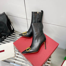 Load image into Gallery viewer, SE649 Size 5-9 Material: Cowhide Lining: Sheep skin Sole: Italian leather